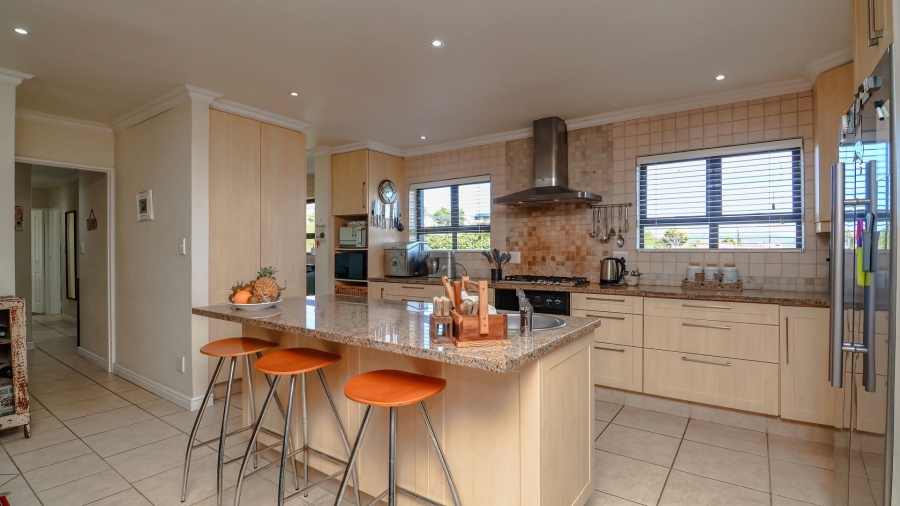 5 Bedroom Property for Sale in Knysna Heights Western Cape